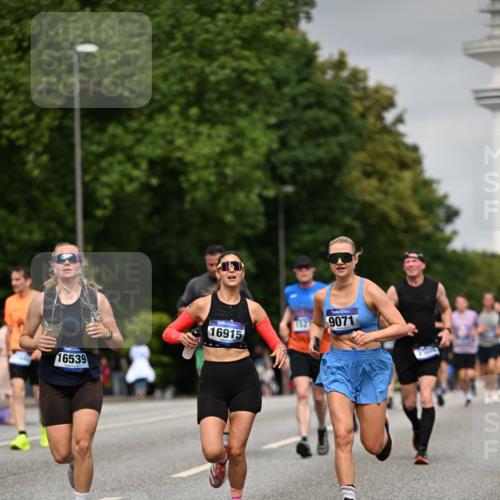 29.06.2025 - hella hamburg halbmarathon Dr. Thomas Lammeyer http://msf.ph/oto/8209131 29.06.2025 10:12:25 Kennedybrücke 1527, 2190, 2309, 4228, 4864, 5100, 5347, 6100, 6918, 9071, 9616, 9966 meine-sportfotos.de