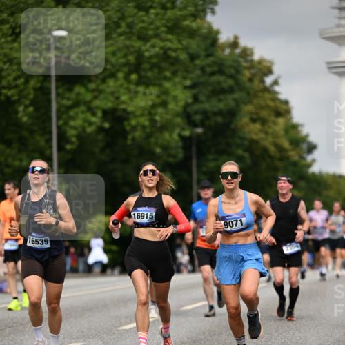 29.06.2025 - hella hamburg halbmarathon Dr. Thomas Lammeyer http://msf.ph/oto/8209145 29.06.2025 10:12:25 Kennedybrücke 1527, 2190, 2309, 4228, 4864, 5100, 5347, 6100, 6918, 9071, 9616, 9966 meine-sportfotos.de