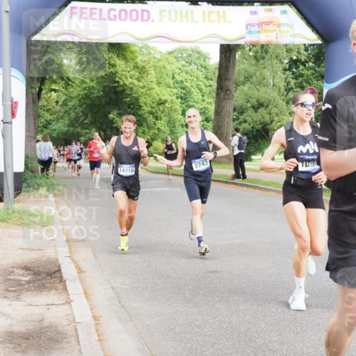 29.06.2025 - hella hamburg halbmarathon MichiJ http://msf.ph/oto/8209222 29.06.2025 10:22:52 Zwischen KM18-KM19 4246, 9345, 10865, 13066, 14310, 17802 meine-sportfotos.de