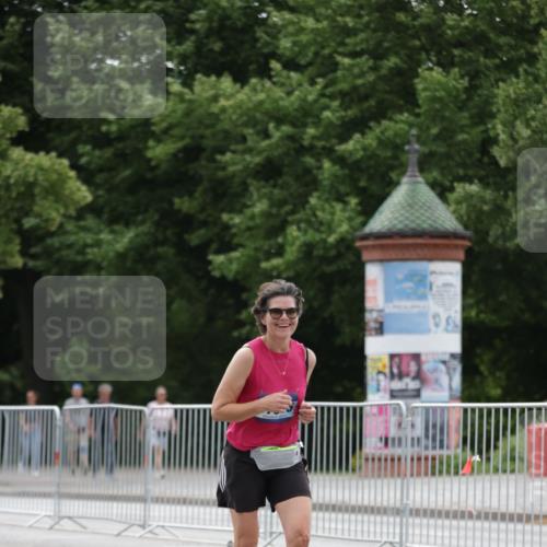 29.06.2025 - hella hamburg halbmarathon Jannik Wohlers http://msf.ph/oto/8209256 29.06.2025 10:26:16 Lombardsbrücke 2643, 4507, 4509, 6625, 7069, 8079, 9186, 11270, 11740, 12071, 12126, 13264, 14930, 15027, 15807, 15878, 16788, 17300, 17675, 18074, 18087, 18516 meine-sportfotos.de