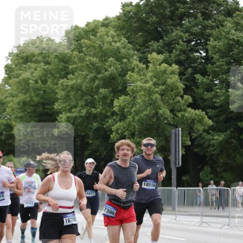 29.06.2025 - hella hamburg halbmarathon Jannik Wohlers http://msf.ph/oto/8209313 29.06.2025 10:26:18 Lombardsbrücke 2643, 4507, 4509, 6625, 7069, 8079, 9186, 11270, 11740, 12071, 12126, 15027, 15807, 15878, 16788, 17300, 17675, 18074, 18087, 18516 meine-sportfotos.de