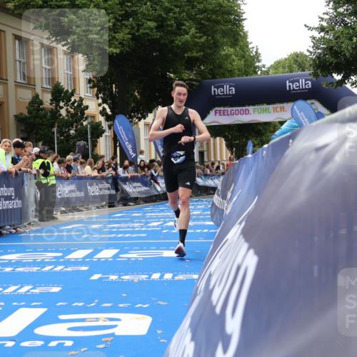 29.06.2025 - hella hamburg halbmarathon Strokosch-Dieckow http://msf.ph/oto/8209334 29.06.2025 10:21:01 Ziel 6530, 14717, 16120, 19075 meine-sportfotos.de