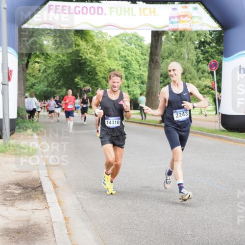 29.06.2025 - hella hamburg halbmarathon MichiJ http://msf.ph/oto/8209378 29.06.2025 10:22:53 Zwischen KM18-KM19 2243, 4246, 9345, 10865, 14310, 17802 meine-sportfotos.de