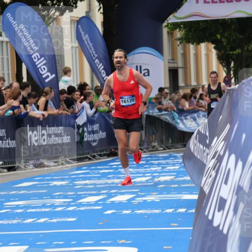 29.06.2025 - hella hamburg halbmarathon Strokosch-Dieckow http://msf.ph/oto/8209406 29.06.2025 10:21:05 Ziel 6530, 14717, 16120 meine-sportfotos.de