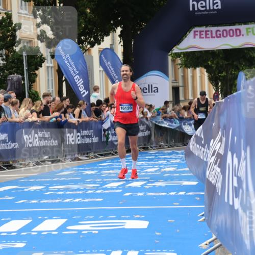 29.06.2025 - hella hamburg halbmarathon Strokosch-Dieckow http://msf.ph/oto/8209427 29.06.2025 10:21:05 Ziel 6530, 14717, 16120 meine-sportfotos.de