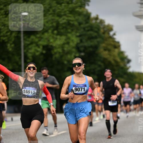 29.06.2025 - hella hamburg halbmarathon Dr. Thomas Lammeyer http://msf.ph/oto/8209430 29.06.2025 10:12:26 Kennedybrücke 1527, 2190, 2309, 4864, 5100, 5347, 6100, 6918, 9071, 9616, 9966 meine-sportfotos.de