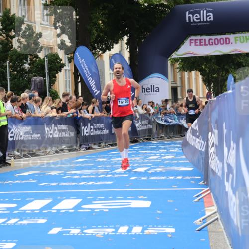 29.06.2025 - hella hamburg halbmarathon Strokosch-Dieckow http://msf.ph/oto/8209441 29.06.2025 10:21:06 Ziel 6530, 14717, 16120 meine-sportfotos.de