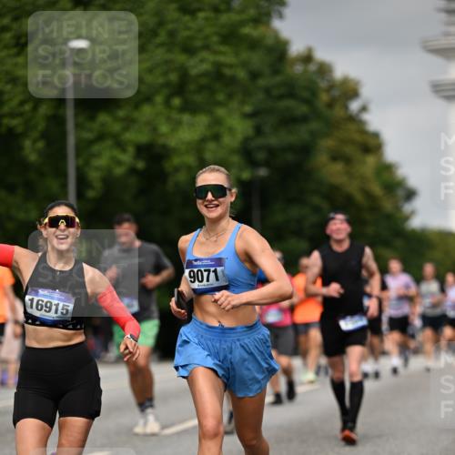 29.06.2025 - hella hamburg halbmarathon Dr. Thomas Lammeyer http://msf.ph/oto/8209449 29.06.2025 10:12:26 Kennedybrücke 1527, 2190, 2309, 4864, 5100, 5347, 6100, 6918, 9071, 9616, 9966 meine-sportfotos.de