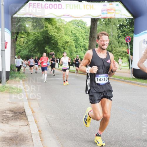 29.06.2025 - hella hamburg halbmarathon MichiJ http://msf.ph/oto/8209456 29.06.2025 10:22:53 Zwischen KM18-KM19 2243, 4246, 9345, 10865, 14310, 17802 meine-sportfotos.de