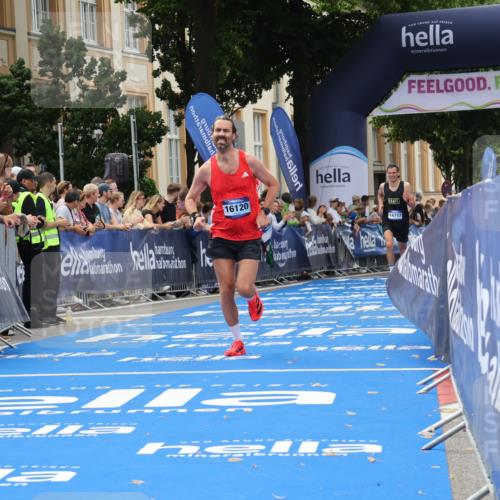 29.06.2025 - hella hamburg halbmarathon Strokosch-Dieckow http://msf.ph/oto/8209458 29.06.2025 10:21:06 Ziel 6530, 14717, 16120 meine-sportfotos.de