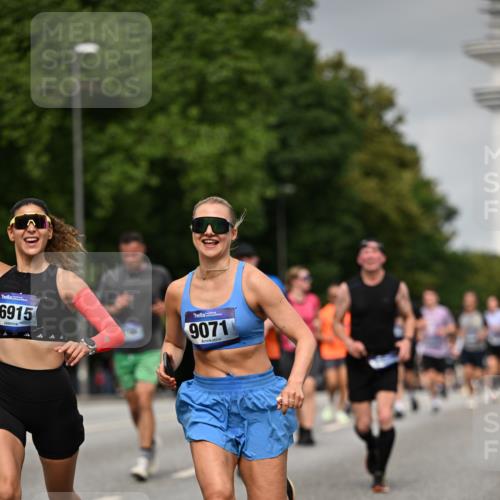 29.06.2025 - hella hamburg halbmarathon Dr. Thomas Lammeyer http://msf.ph/oto/8209463 29.06.2025 10:12:26 Kennedybrücke 1527, 2190, 2309, 4864, 5100, 5347, 6100, 6918, 9071, 9616, 9966 meine-sportfotos.de