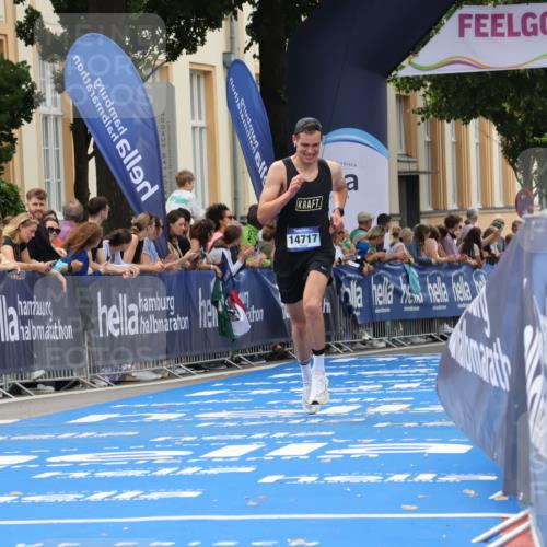 29.06.2025 - hella hamburg halbmarathon Strokosch-Dieckow http://msf.ph/oto/8209486 29.06.2025 10:21:08 Ziel 14717, 16120 meine-sportfotos.de