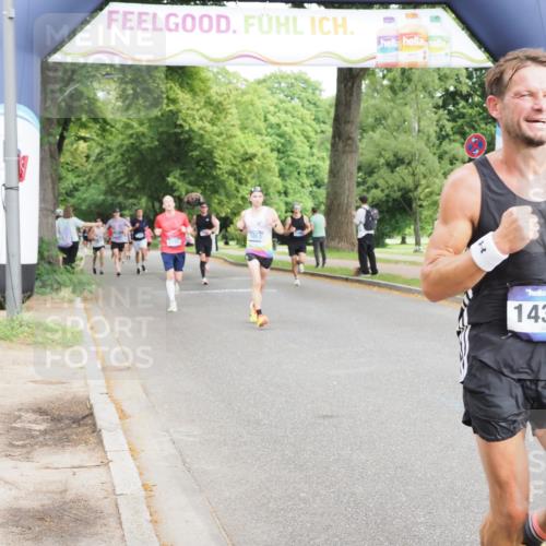 29.06.2025 - hella hamburg halbmarathon MichiJ http://msf.ph/oto/8209509 29.06.2025 10:22:54 Zwischen KM18-KM19 2243, 4246, 9345, 10865, 14310, 17802 meine-sportfotos.de