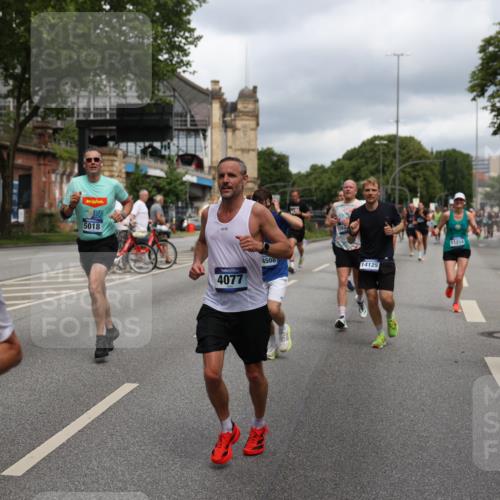 29.06.2025 - hella hamburg halbmarathon Yannick Fuchs http://msf.ph/oto/8209524 29.06.2025 10:45:07 20KM 1366, 1461, 2411, 2540, 2880, 4077, 4816, 5018, 5336, 5600, 7052, 7134, 7369, 7943, 8117, 8205, 8261, 8508, 8819, 8989, 9057, 10057, 10215, 10508, 10603, 11214, 11422, 11512, 11733, 12016, 12778, 12949, 13073, 13808, 14125, 15480, 15720, 15871, 16285, 16291, 16907, 17129, 17221, 17823, 18006, 18182, 18413, 18489, 19007 meine-sportfotos.de