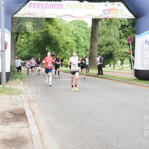 29.06.2025 - hella hamburg halbmarathon MichiJ http://msf.ph/oto/8209536 29.06.2025 10:22:54 Zwischen KM18-KM19 2243, 4246, 9345, 10865, 14310, 17802 meine-sportfotos.de