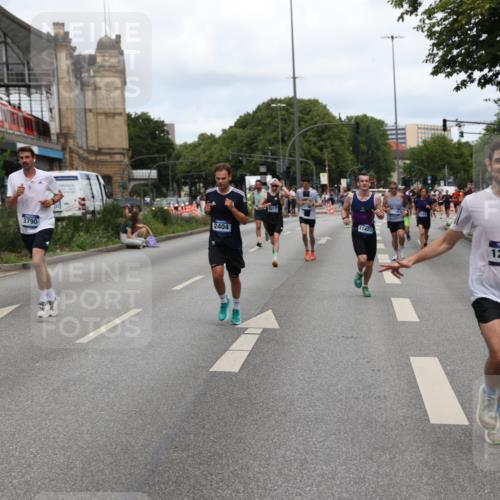29.06.2025 - hella hamburg halbmarathon Yannick Fuchs http://msf.ph/oto/8209566 29.06.2025 10:32:22 20KM 1505, 2404, 3480, 3790, 5791, 5923, 7152, 7154, 9017, 9944, 10793, 10922, 11106, 11423, 12739, 12900, 13148, 13372, 13595, 13900, 15303, 15382, 15888, 16698, 17726, 18103, 18193, 18216, 18277, 18357, 18986 meine-sportfotos.de