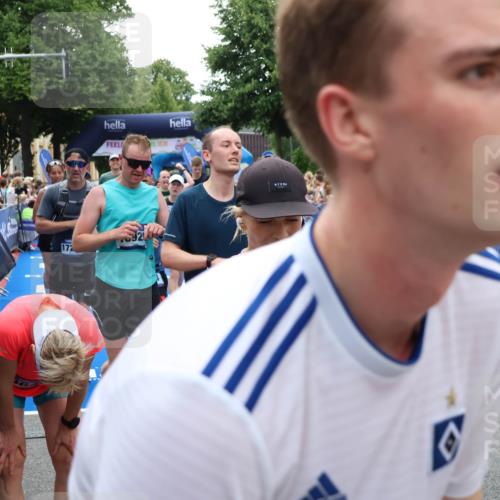 29.06.2025 - hella hamburg halbmarathon Zöllner http://msf.ph/oto/8209568 29.06.2025 10:49:51 Ziel 3543, 4017, 5460, 5894, 6125, 9126, 9200, 9551, 9597, 9723, 9924, 11975, 13159, 13463, 14794, 16800, 16877, 17282, 17753, 18926, 19109, 19122 meine-sportfotos.de