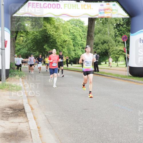 29.06.2025 - hella hamburg halbmarathon MichiJ http://msf.ph/oto/8209598 29.06.2025 10:22:55 Zwischen KM18-KM19 1053, 2243, 4246, 9345, 10865, 14310 meine-sportfotos.de