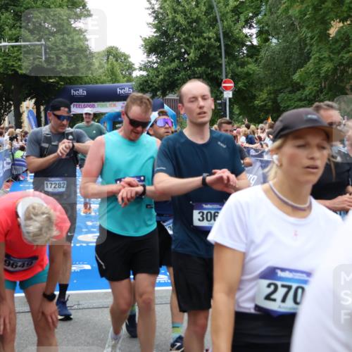 29.06.2025 - hella hamburg halbmarathon Zöllner http://msf.ph/oto/8209601 29.06.2025 10:49:52 Ziel 3543, 4017, 5460, 5894, 6125, 8455, 9126, 9200, 9551, 9597, 9723, 9924, 11975, 13159, 13463, 14794, 16800, 17282, 17753, 19109, 19122 meine-sportfotos.de