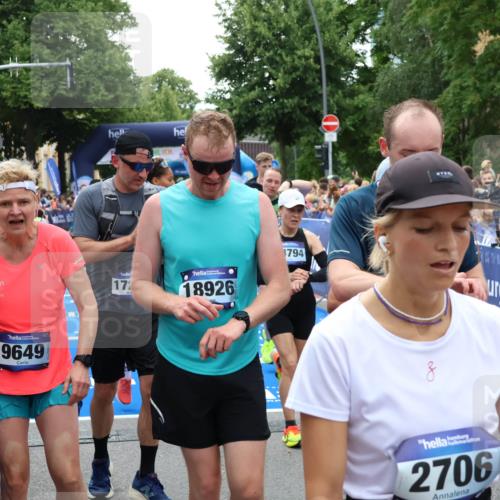 29.06.2025 - hella hamburg halbmarathon Zöllner http://msf.ph/oto/8209622 29.06.2025 10:49:52 Ziel 3543, 4017, 5460, 5894, 6125, 8455, 9126, 9200, 9551, 9597, 9723, 9924, 11975, 13159, 13463, 14794, 16800, 17282, 17753, 19109, 19122 meine-sportfotos.de