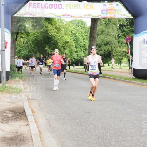 29.06.2025 - hella hamburg halbmarathon MichiJ http://msf.ph/oto/8209657 29.06.2025 10:22:55 Zwischen KM18-KM19 1053, 2243, 4246, 9345, 10865, 14310 meine-sportfotos.de