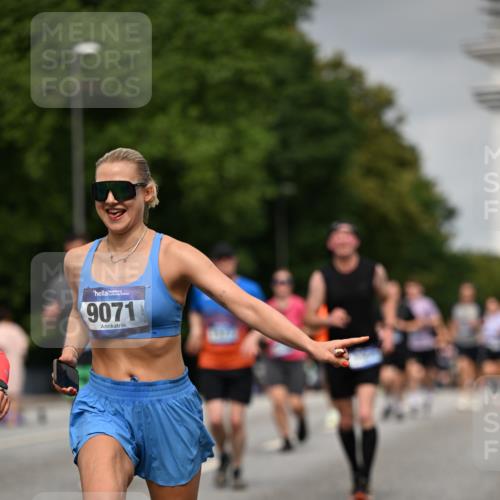 29.06.2025 - hella hamburg halbmarathon Dr. Thomas Lammeyer http://msf.ph/oto/8209662 29.06.2025 10:12:27 Kennedybrücke 1527, 2190, 2309, 4864, 5100, 5347, 6100, 6590, 6918, 7453, 9071, 9616, 9966 meine-sportfotos.de