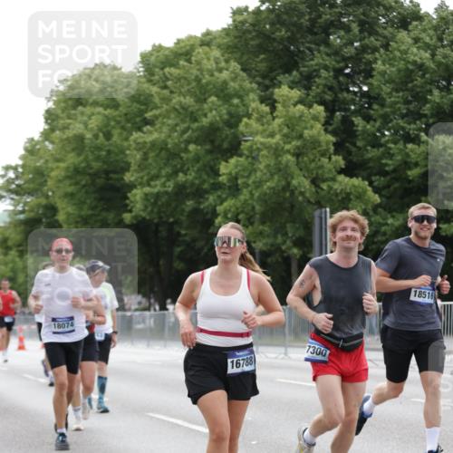 29.06.2025 - hella hamburg halbmarathon Jannik Wohlers http://msf.ph/oto/8209670 29.06.2025 10:26:18 Lombardsbrücke 2643, 4507, 4509, 6625, 7069, 8079, 9186, 11270, 11740, 12071, 12126, 15027, 15807, 15878, 16788, 17300, 17675, 18074, 18087, 18516 meine-sportfotos.de