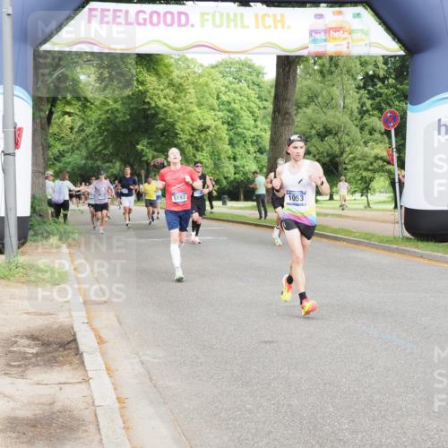 29.06.2025 - hella hamburg halbmarathon MichiJ http://msf.ph/oto/8209672 29.06.2025 10:22:55 Zwischen KM18-KM19 1053, 2243, 4246, 9345, 10865, 14310 meine-sportfotos.de