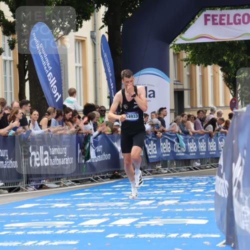 29.06.2025 - hella hamburg halbmarathon Strokosch-Dieckow http://msf.ph/oto/8209683 29.06.2025 10:21:18 Ziel 14933 meine-sportfotos.de