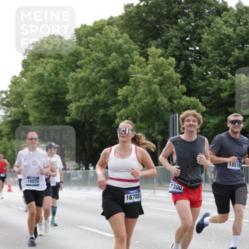 29.06.2025 - hella hamburg halbmarathon Jannik Wohlers http://msf.ph/oto/8209722 29.06.2025 10:26:18 Lombardsbrücke 2643, 4507, 4509, 6625, 7069, 8079, 9186, 11270, 11740, 12071, 12126, 15027, 15807, 15878, 16788, 17300, 17675, 18074, 18087, 18516 meine-sportfotos.de
