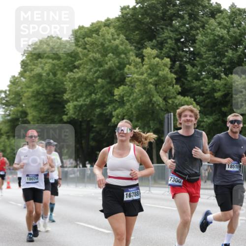 29.06.2025 - hella hamburg halbmarathon Jannik Wohlers http://msf.ph/oto/8209736 29.06.2025 10:26:19 Lombardsbrücke 2643, 4507, 4509, 6625, 7069, 8079, 9186, 11270, 11740, 12071, 15027, 15807, 15878, 16788, 17300, 17675, 18074, 18087, 18516 meine-sportfotos.de