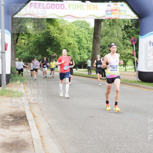 29.06.2025 - hella hamburg halbmarathon MichiJ http://msf.ph/oto/8209746 29.06.2025 10:22:55 Zwischen KM18-KM19 1053, 2243, 4246, 9345, 10865, 14310 meine-sportfotos.de
