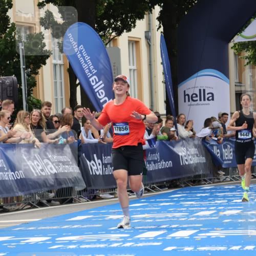 29.06.2025 - hella hamburg halbmarathon Strokosch-Dieckow http://msf.ph/oto/8209767 29.06.2025 10:21:31 Ziel 6559, 9442, 11965, 17856 meine-sportfotos.de