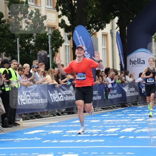 29.06.2025 - hella hamburg halbmarathon Strokosch-Dieckow http://msf.ph/oto/8209781 29.06.2025 10:21:32 Ziel 6559, 9442, 11965, 17856 meine-sportfotos.de