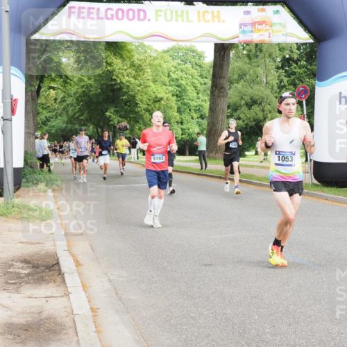 29.06.2025 - hella hamburg halbmarathon MichiJ http://msf.ph/oto/8209793 29.06.2025 10:22:56 Zwischen KM18-KM19 1053, 2243, 4246, 5193, 9345, 10865, 14310, 15902 meine-sportfotos.de