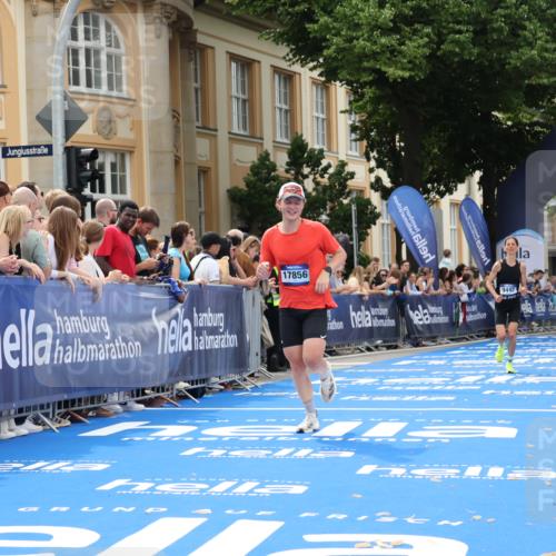 29.06.2025 - hella hamburg halbmarathon Strokosch-Dieckow http://msf.ph/oto/8209813 29.06.2025 10:21:33 Ziel 6559, 9442, 11965, 17856 meine-sportfotos.de