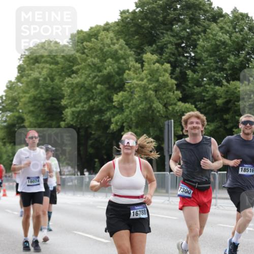 29.06.2025 - hella hamburg halbmarathon Jannik Wohlers http://msf.ph/oto/8209818 29.06.2025 10:26:19 Lombardsbrücke 2643, 4507, 4509, 6625, 7069, 8079, 9186, 11270, 11740, 12071, 15027, 15807, 15878, 16788, 17300, 17675, 18074, 18087, 18516 meine-sportfotos.de