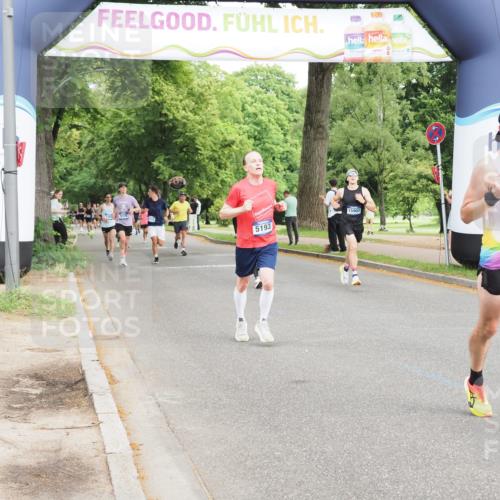29.06.2025 - hella hamburg halbmarathon MichiJ http://msf.ph/oto/8209864 29.06.2025 10:22:56 Zwischen KM18-KM19 1053, 2243, 4246, 5193, 9345, 10865, 14310, 15902 meine-sportfotos.de