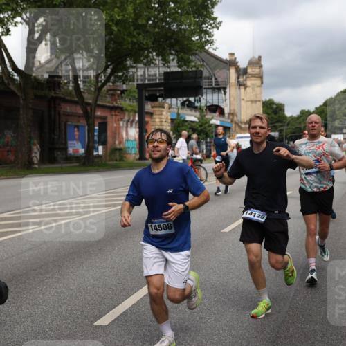 29.06.2025 - hella hamburg halbmarathon Yannick Fuchs http://msf.ph/oto/8209912 29.06.2025 10:45:08 20KM 1366, 1461, 2411, 2540, 2880, 4077, 4816, 5018, 5336, 5600, 7134, 7369, 7943, 8117, 8205, 8261, 8508, 8819, 8989, 10057, 10215, 10508, 10603, 11214, 11422, 11512, 11733, 12016, 12778, 12949, 13073, 13808, 14125, 15480, 15720, 15871, 16285, 16291, 16907, 17129, 17823, 18006, 18182, 18413, 18489, 19007 meine-sportfotos.de