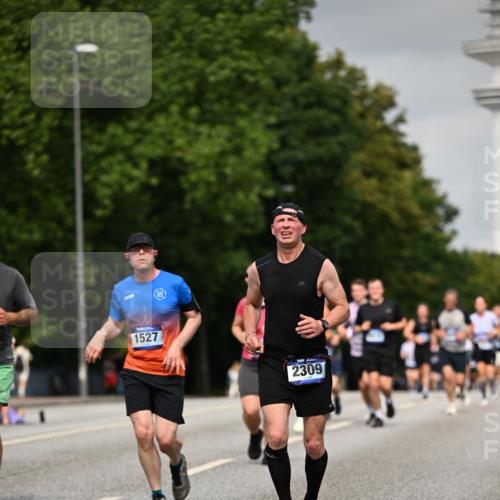 29.06.2025 - hella hamburg halbmarathon Dr. Thomas Lammeyer http://msf.ph/oto/8209917 29.06.2025 10:12:28 Kennedybrücke 1527, 2190, 2309, 4864, 5100, 5347, 6100, 6590, 6918, 7453, 9071, 9457, 9616, 9966 meine-sportfotos.de