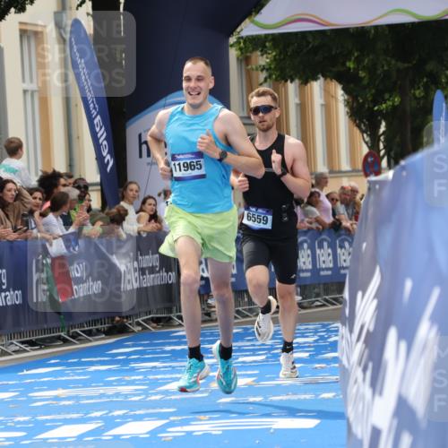 29.06.2025 - hella hamburg halbmarathon Strokosch-Dieckow http://msf.ph/oto/8209936 29.06.2025 10:21:38 Ziel 6559, 9442, 11965, 17856 meine-sportfotos.de