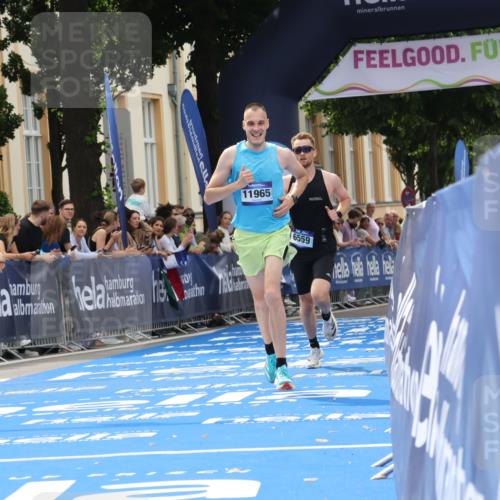 29.06.2025 - hella hamburg halbmarathon Strokosch-Dieckow http://msf.ph/oto/8209945 29.06.2025 10:21:39 Ziel 6559, 9442, 11965 meine-sportfotos.de
