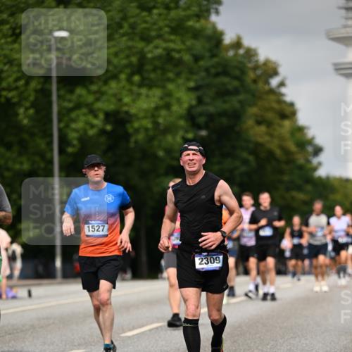 29.06.2025 - hella hamburg halbmarathon Dr. Thomas Lammeyer http://msf.ph/oto/8209949 29.06.2025 10:12:28 Kennedybrücke 1527, 2190, 2309, 4864, 5100, 5347, 6100, 6590, 6918, 7453, 9071, 9457, 9616, 9966 meine-sportfotos.de