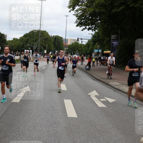 29.06.2025 - hella hamburg halbmarathon Yannick Fuchs http://msf.ph/oto/8209966 29.06.2025 10:32:22 20KM 1505, 2404, 3480, 3790, 5791, 5923, 7152, 7154, 9017, 9944, 10793, 10922, 11106, 11423, 12739, 12900, 13148, 13372, 13595, 13900, 15303, 15382, 15888, 16698, 17726, 18103, 18193, 18216, 18277, 18357, 18986 meine-sportfotos.de