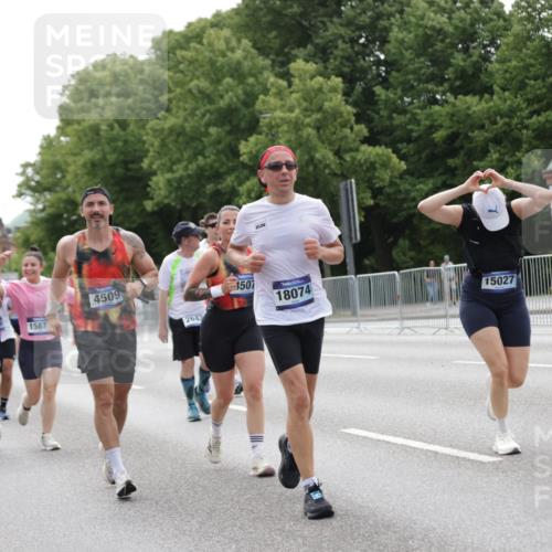 29.06.2025 - hella hamburg halbmarathon Jannik Wohlers http://msf.ph/oto/8210013 29.06.2025 10:26:21 Lombardsbrücke 1973, 2045, 2643, 4507, 4509, 6625, 7069, 8079, 9186, 11270, 11740, 12071, 15027, 15807, 15878, 16479, 16788, 17300, 17675, 18074, 18516, 18962, 18978 meine-sportfotos.de