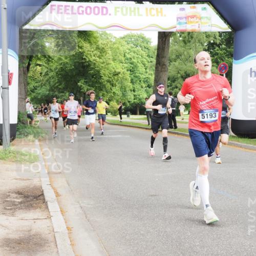 29.06.2025 - hella hamburg halbmarathon MichiJ http://msf.ph/oto/8210020 29.06.2025 10:22:57 Zwischen KM18-KM19 1053, 2243, 4246, 5193, 9345, 10865, 14310, 15902 meine-sportfotos.de