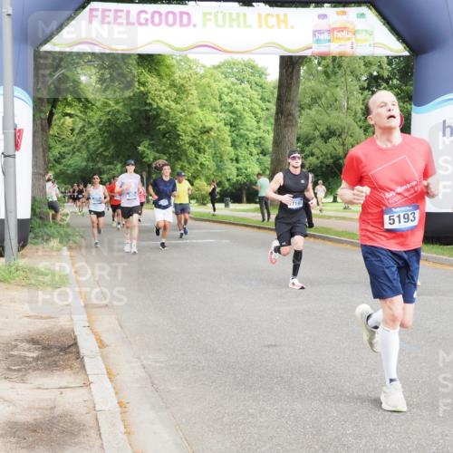 29.06.2025 - hella hamburg halbmarathon MichiJ http://msf.ph/oto/8210037 29.06.2025 10:22:57 Zwischen KM18-KM19 1053, 2243, 4246, 5193, 9345, 10865, 14310, 15902 meine-sportfotos.de