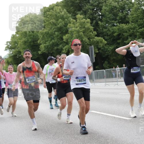 29.06.2025 - hella hamburg halbmarathon Jannik Wohlers http://msf.ph/oto/8210070 29.06.2025 10:26:21 Lombardsbrücke 1973, 2045, 2643, 4507, 4509, 6625, 7069, 8079, 9186, 11270, 11740, 12071, 15027, 15807, 15878, 16479, 16788, 17300, 17675, 18074, 18516, 18962, 18978 meine-sportfotos.de