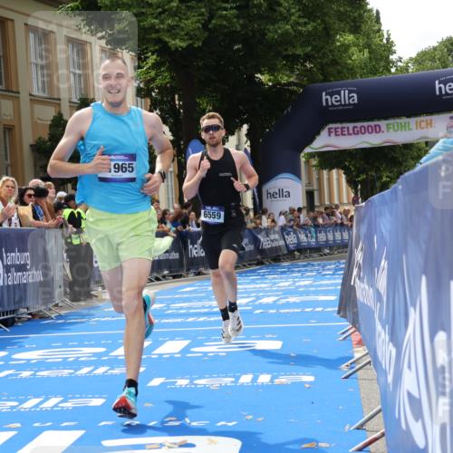 29.06.2025 - hella hamburg halbmarathon Strokosch-Dieckow http://msf.ph/oto/8210084 29.06.2025 10:21:41 Ziel 6559, 11965 meine-sportfotos.de