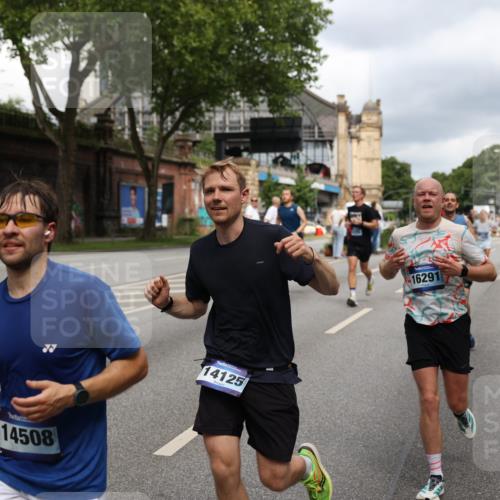 29.06.2025 - hella hamburg halbmarathon Yannick Fuchs http://msf.ph/oto/8210119 29.06.2025 10:45:09 20KM 1366, 1461, 2411, 2540, 2880, 4077, 4816, 5018, 5336, 5600, 7134, 7369, 7943, 8117, 8205, 8261, 8508, 8989, 10057, 10215, 10508, 10603, 10691, 11214, 11422, 11512, 11733, 12016, 12778, 12949, 13073, 13808, 14125, 14458, 15480, 15720, 15871, 16285, 16291, 16907, 17129, 17823, 18006, 18182, 18413, 18489, 19007 meine-sportfotos.de
